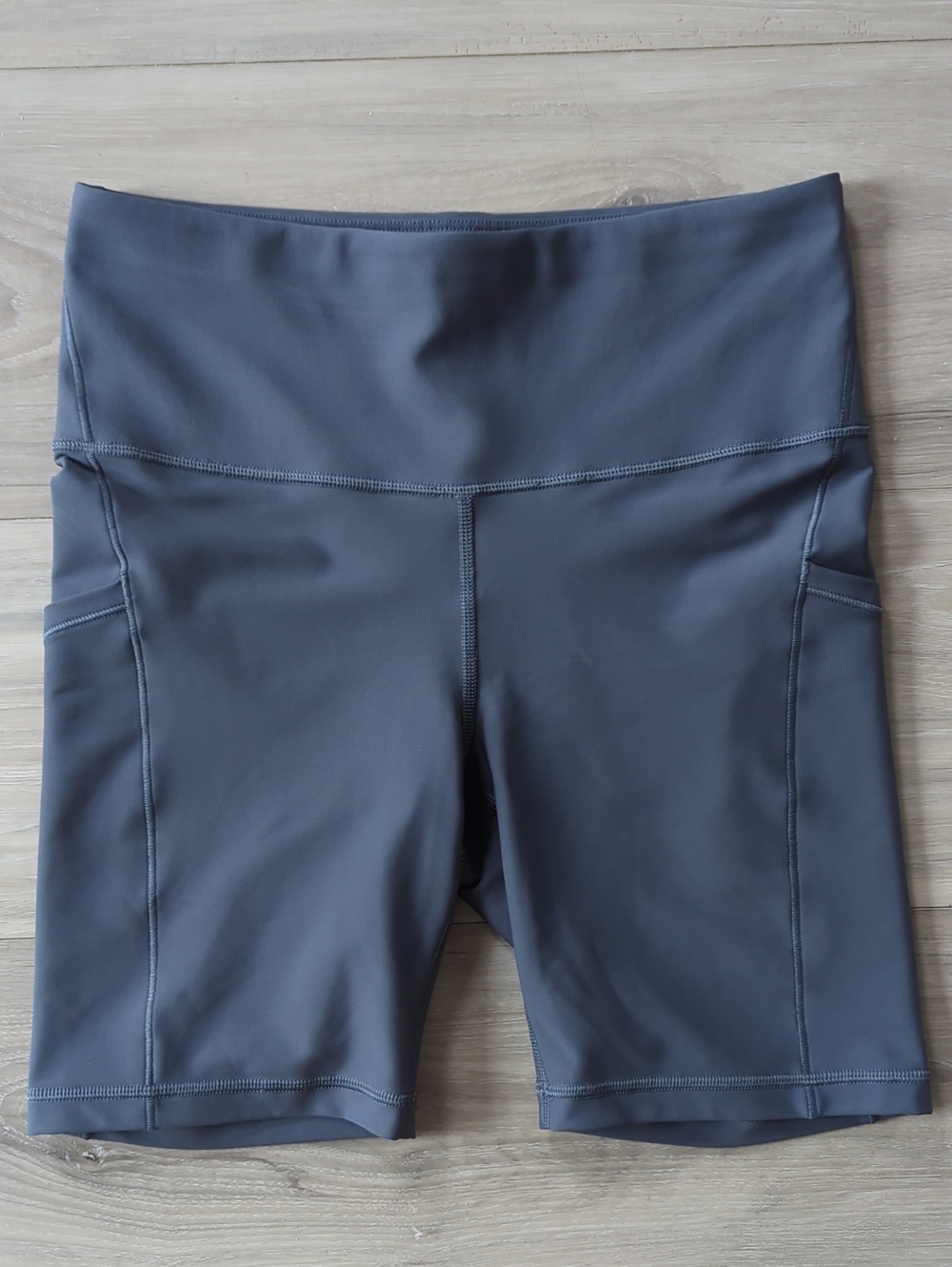 Athleta Interval 7in Stash Shorts